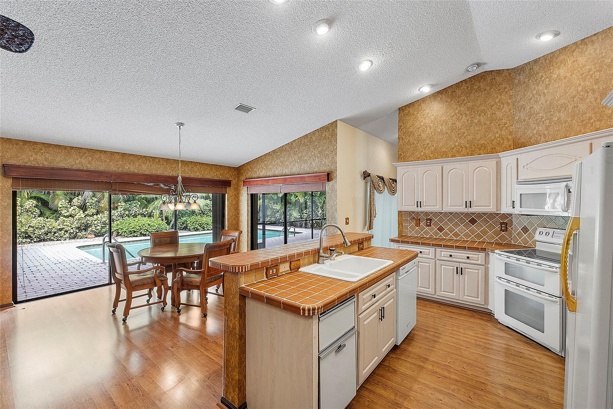 Cypress Glen 104-26 B - Residential