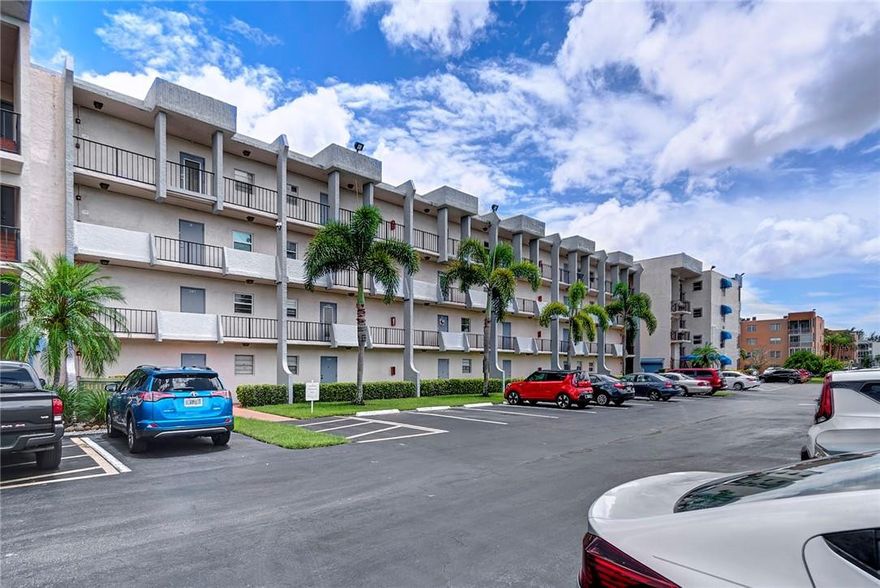 ABSOLUTELY PERFECT FIRST FLOOR UNIT OVER LOOKING THE POOL IN 55 + COMMUNITY QUAIL RUN! THIS 2 BEDROOM, 2 BATHROOM SPLIT FLOOR PLAN UNIT HAS BEEN FRESHLY PAINTED AND IS READY FOR NEW OWNERS. LARGE LIVING SPACE, COVERED AND SCREENED PATIO OVERLOOKING COMMUNITY POOL, LAUNDRY ON SAME FLOOR, A MUST SEE!