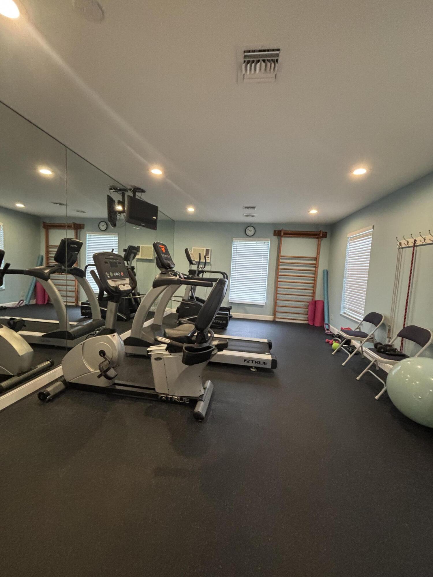 LIMETREE CONDO - Residential