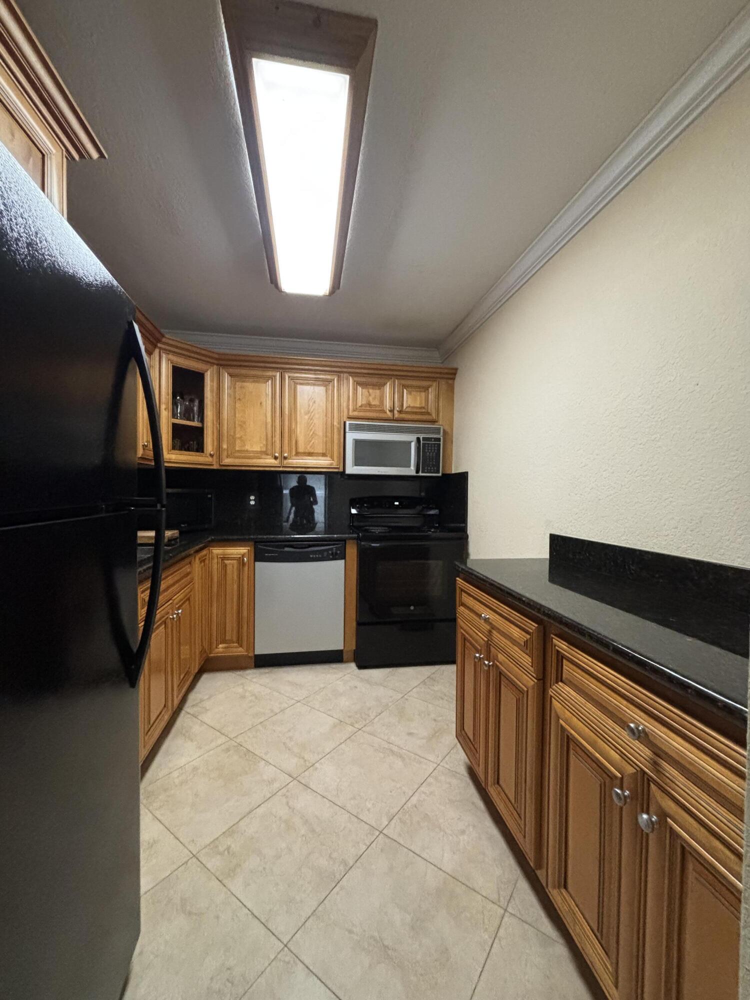 LIMETREE CONDO - Residential