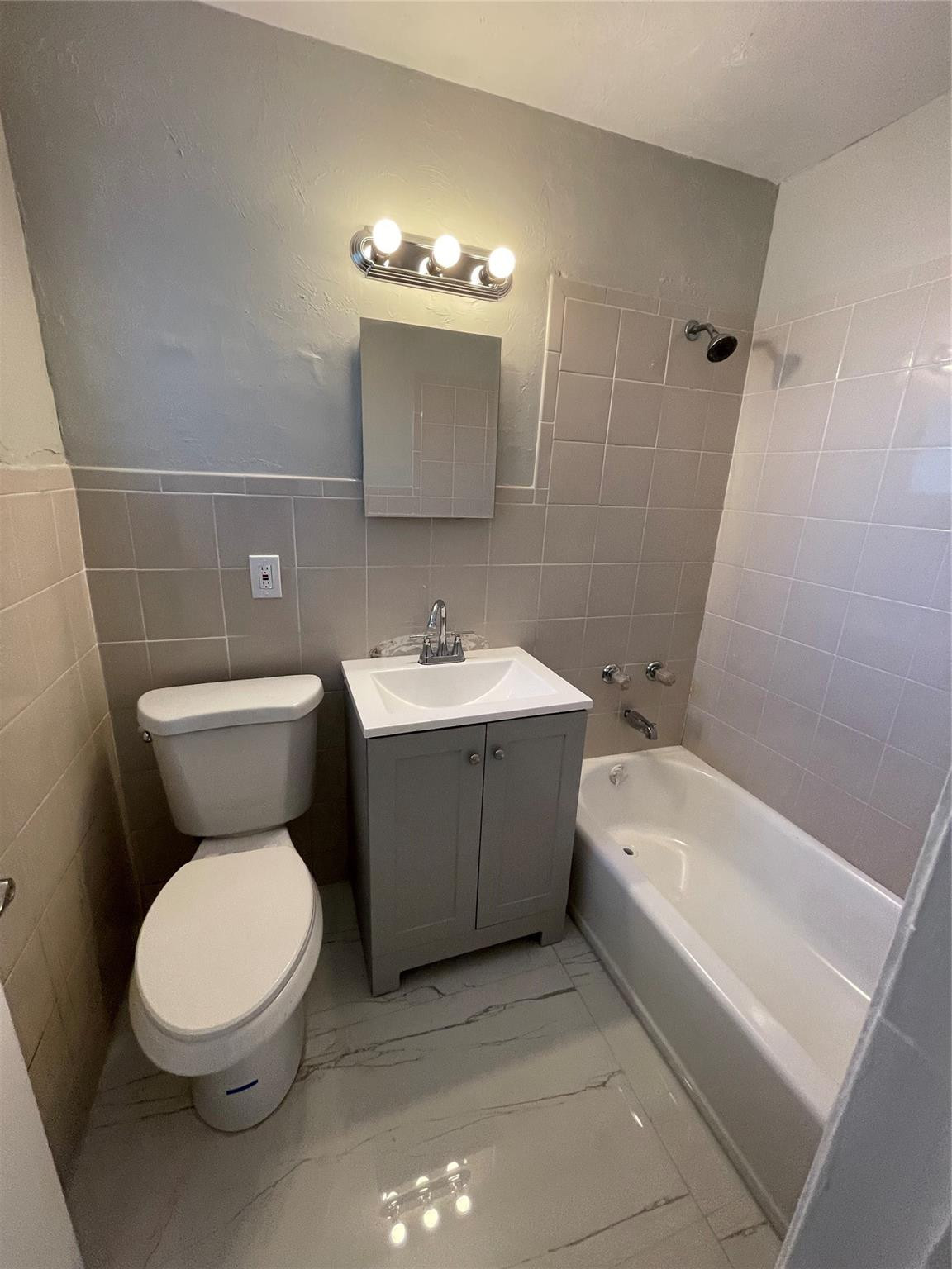 Fairview Amd 10-25 B - Residential Income