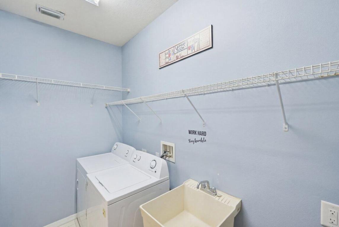 PORT ST LUCIE SECTION 46 1ST REPLAT - Residential