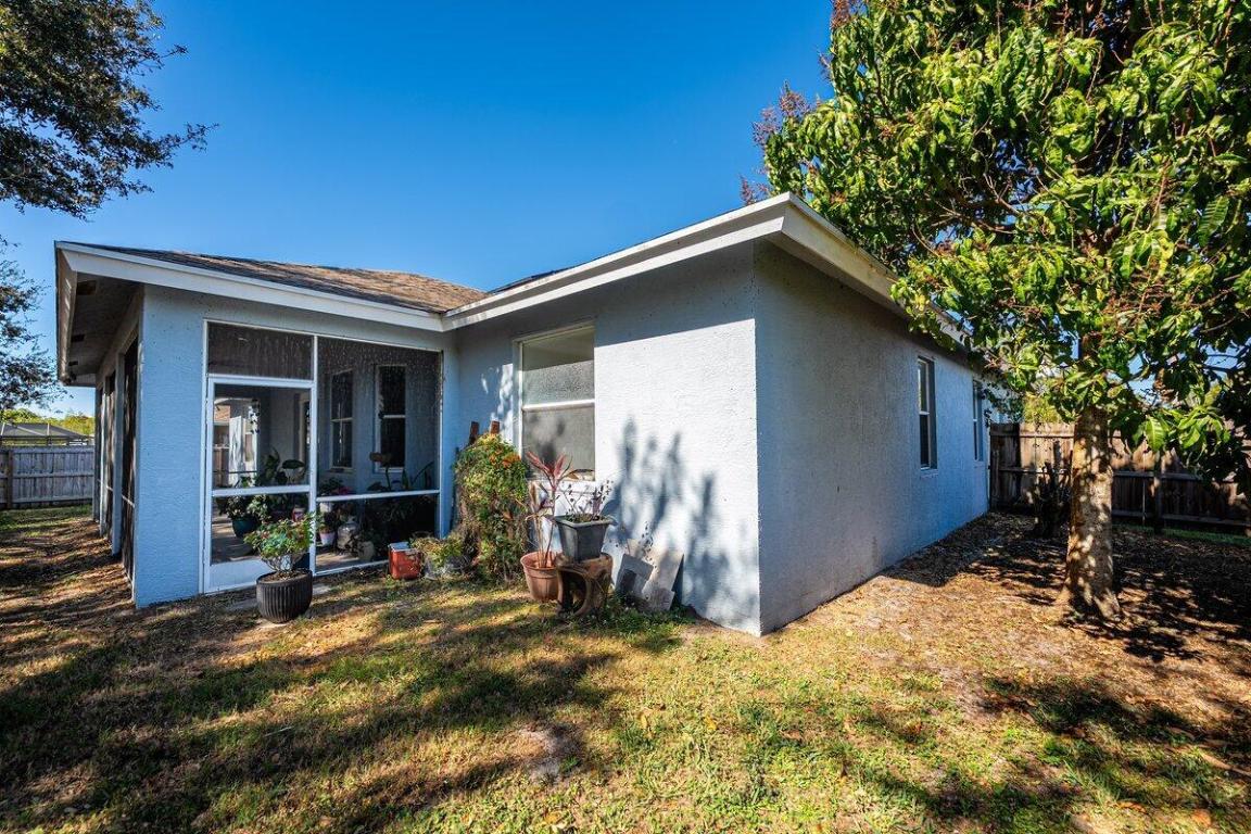 PORT ST LUCIE SECTION 46 1ST REPLAT - Residential