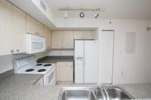 Flagler Pointe Condo - Residential Lease