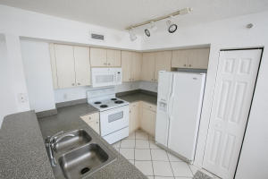 Flagler Pointe Condo - Residential Lease