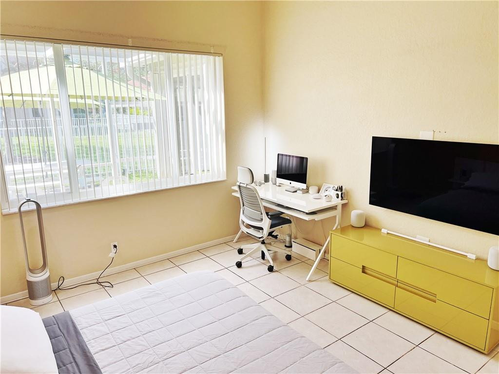 Heron Bay Four 160-1 B - Residential