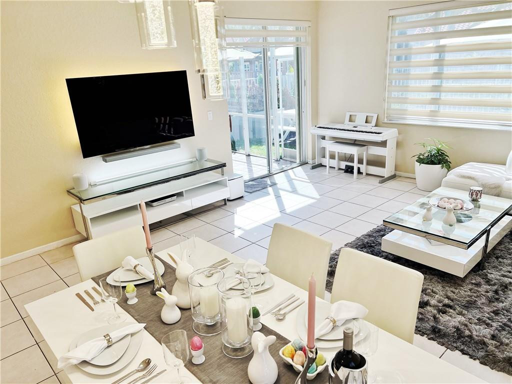 Heron Bay Four 160-1 B - Residential