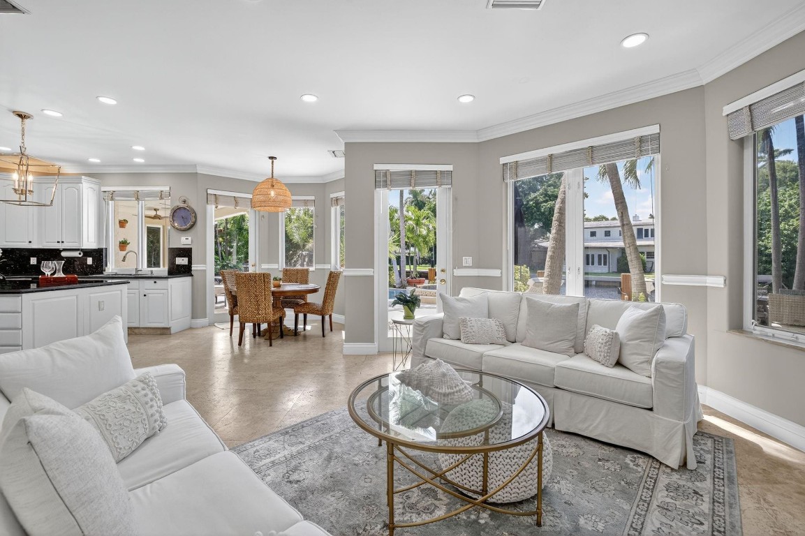 519 Royal Plaza Drive