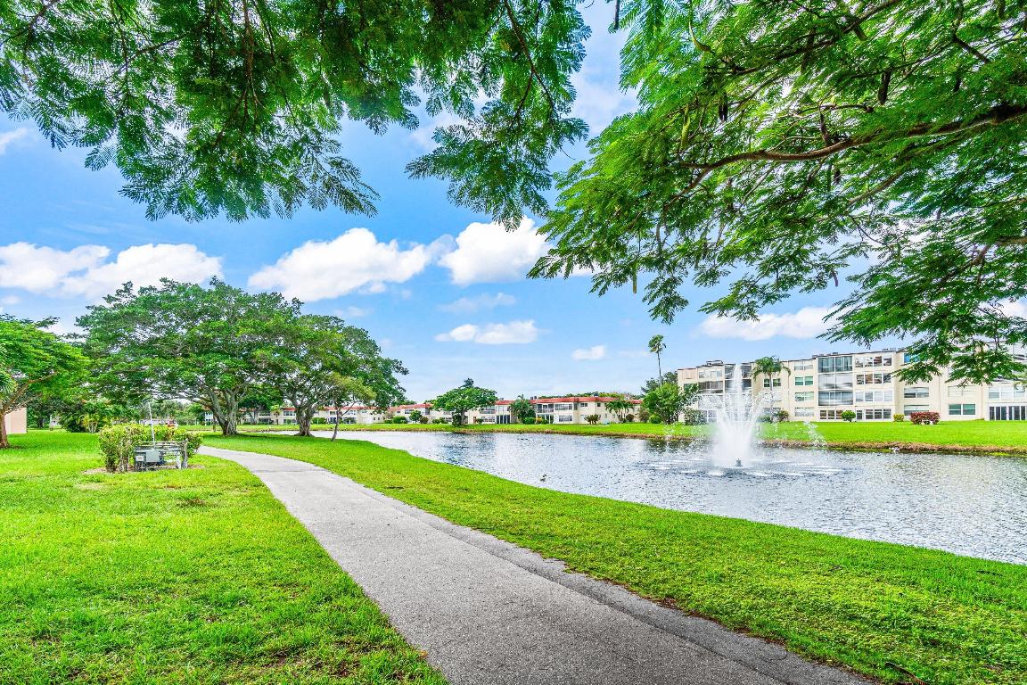 VILLAGES OF ORIOLE BONAIRE - Residential