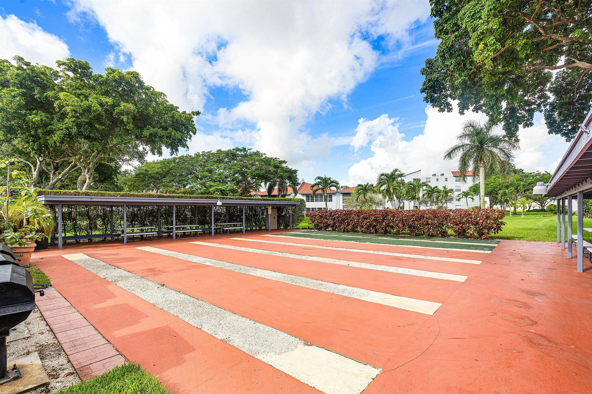VILLAGES OF ORIOLE BONAIR - Residential