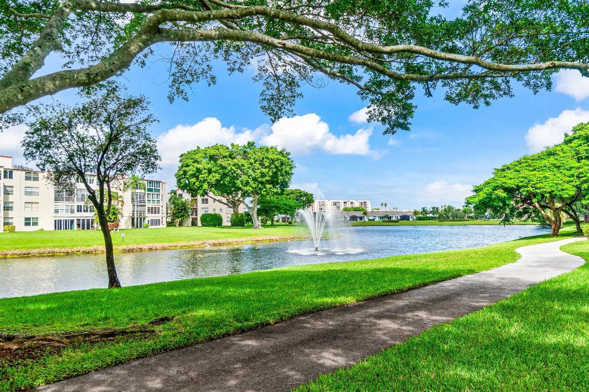 VILLAGES OF ORIOLE BONAIRE - Residential