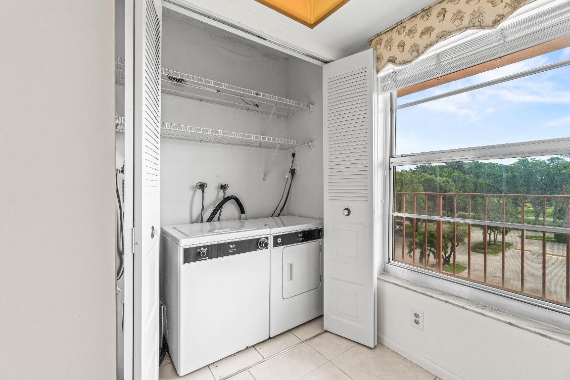 VILLAGES OF ORIOLE BONAIRE - Residential