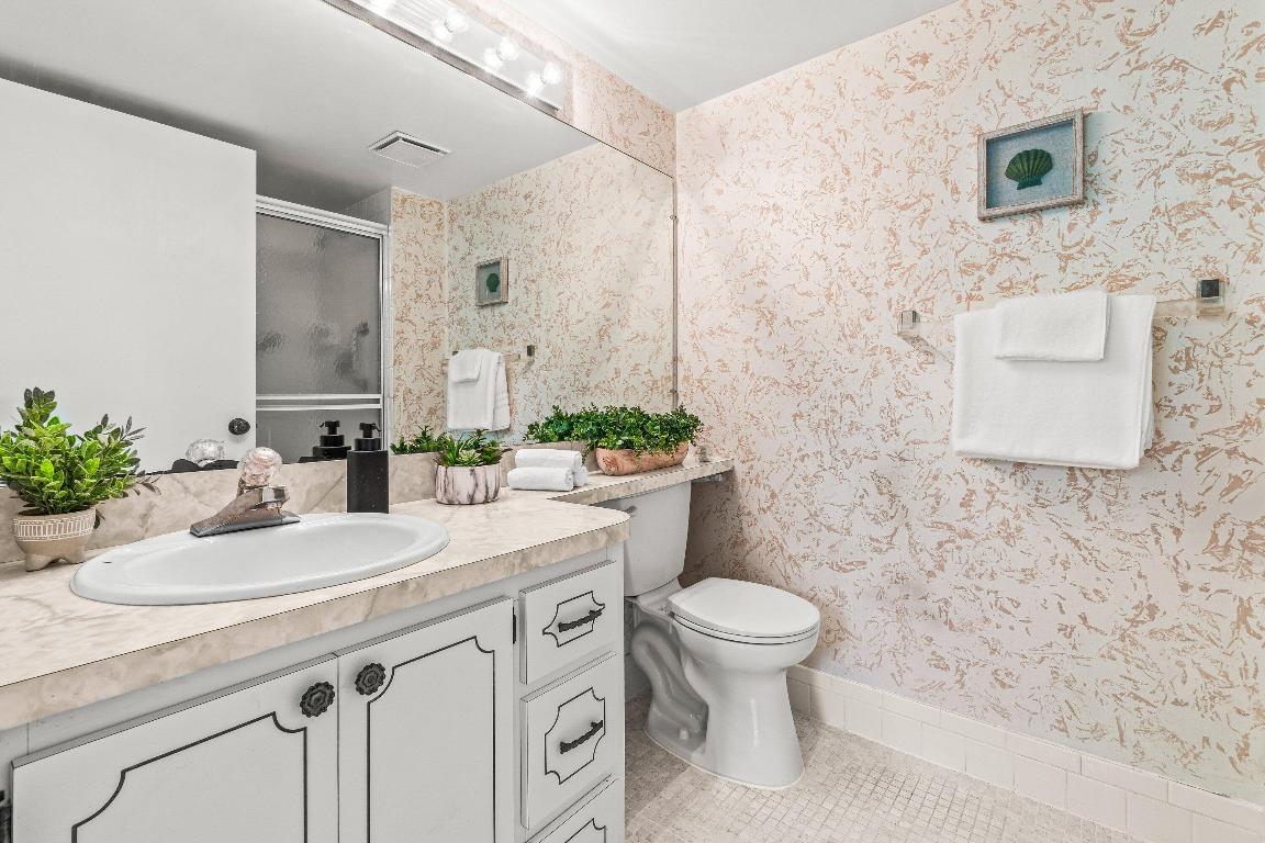 VILLAGES OF ORIOLE BONAIRE - Residential