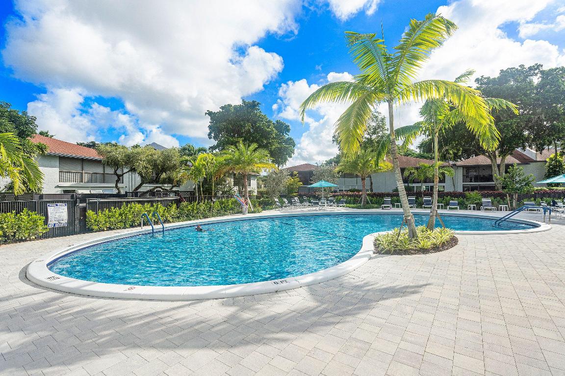 VILLAGES OF ORIOLE BONAIRE - Residential