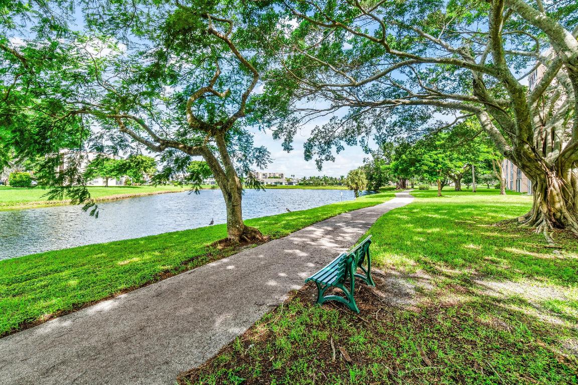 VILLAGES OF ORIOLE BONAIRE - Residential