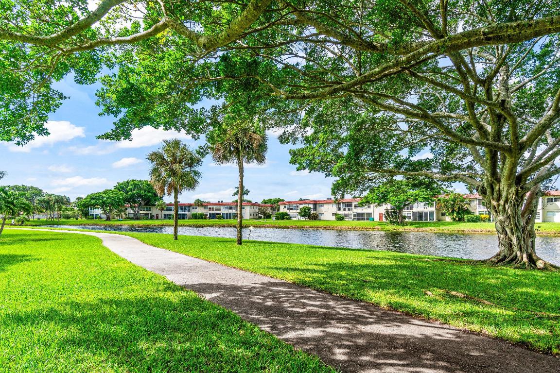 VILLAGES OF ORIOLE BONAIRE - Residential