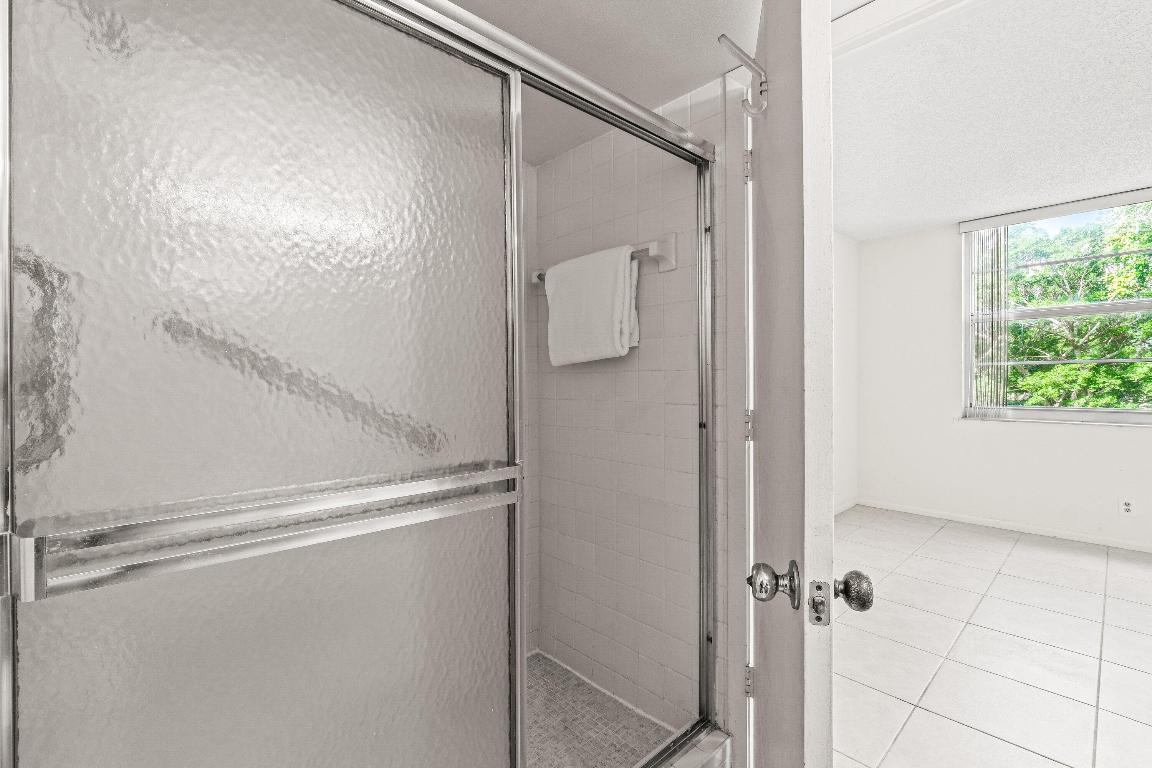 VILLAGES OF ORIOLE BONAIRE - Residential