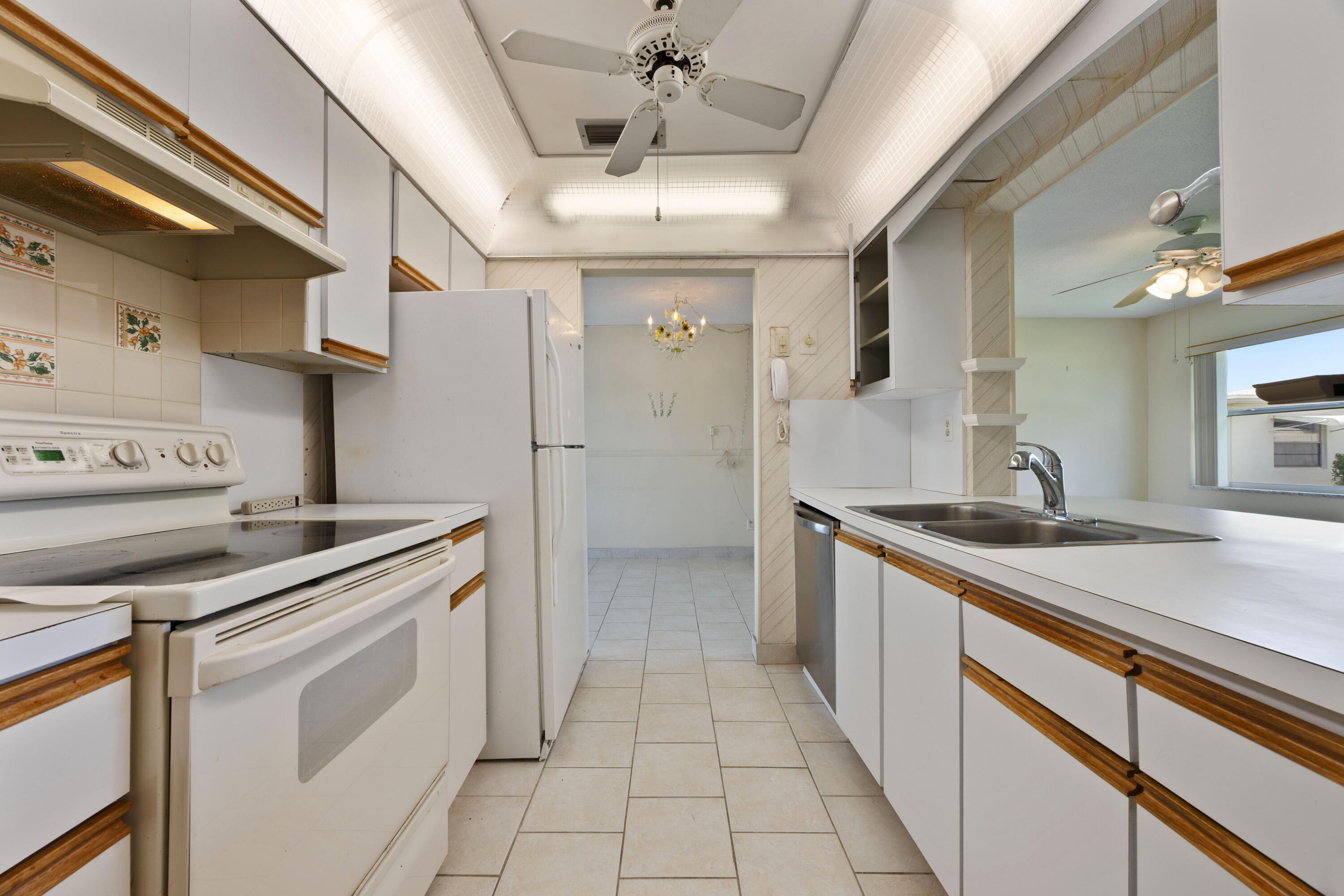 PALM BEACH LEISUREVILLE SEC 3 - Residential