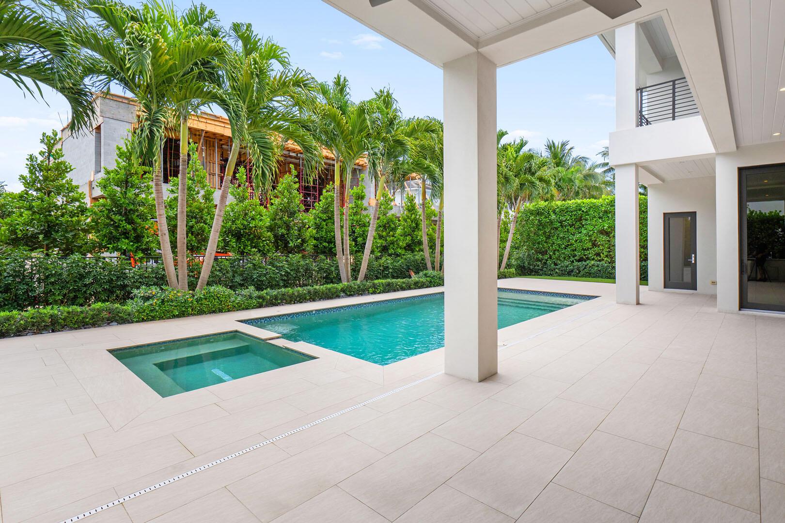 ROYAL PALM YACHT & COUNTR - Residential