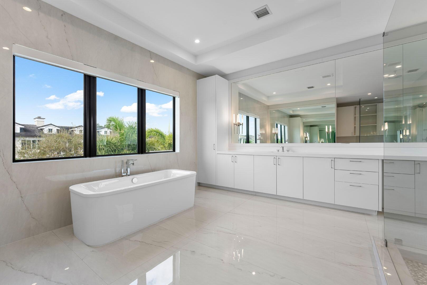 ROYAL PALM YACHT & COUNTR - Residential