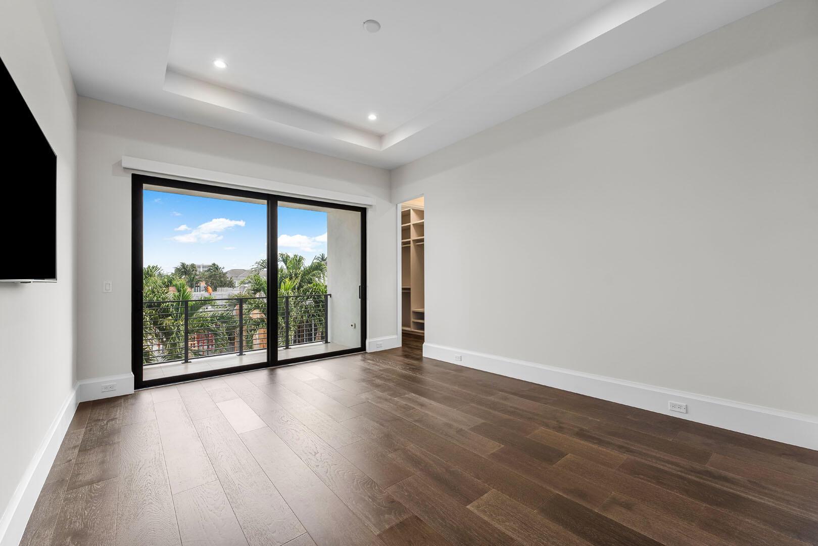 ROYAL PALM YACHT & COUNTR - Residential