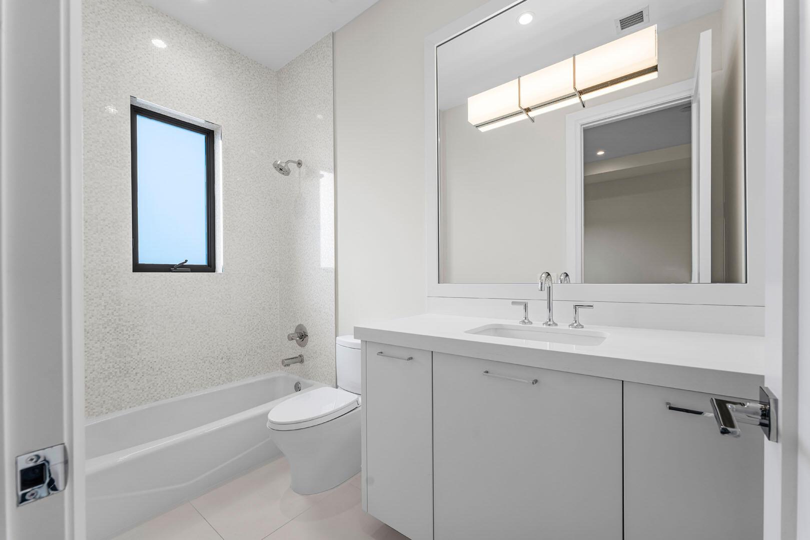 ROYAL PALM YACHT & COUNTR - Residential