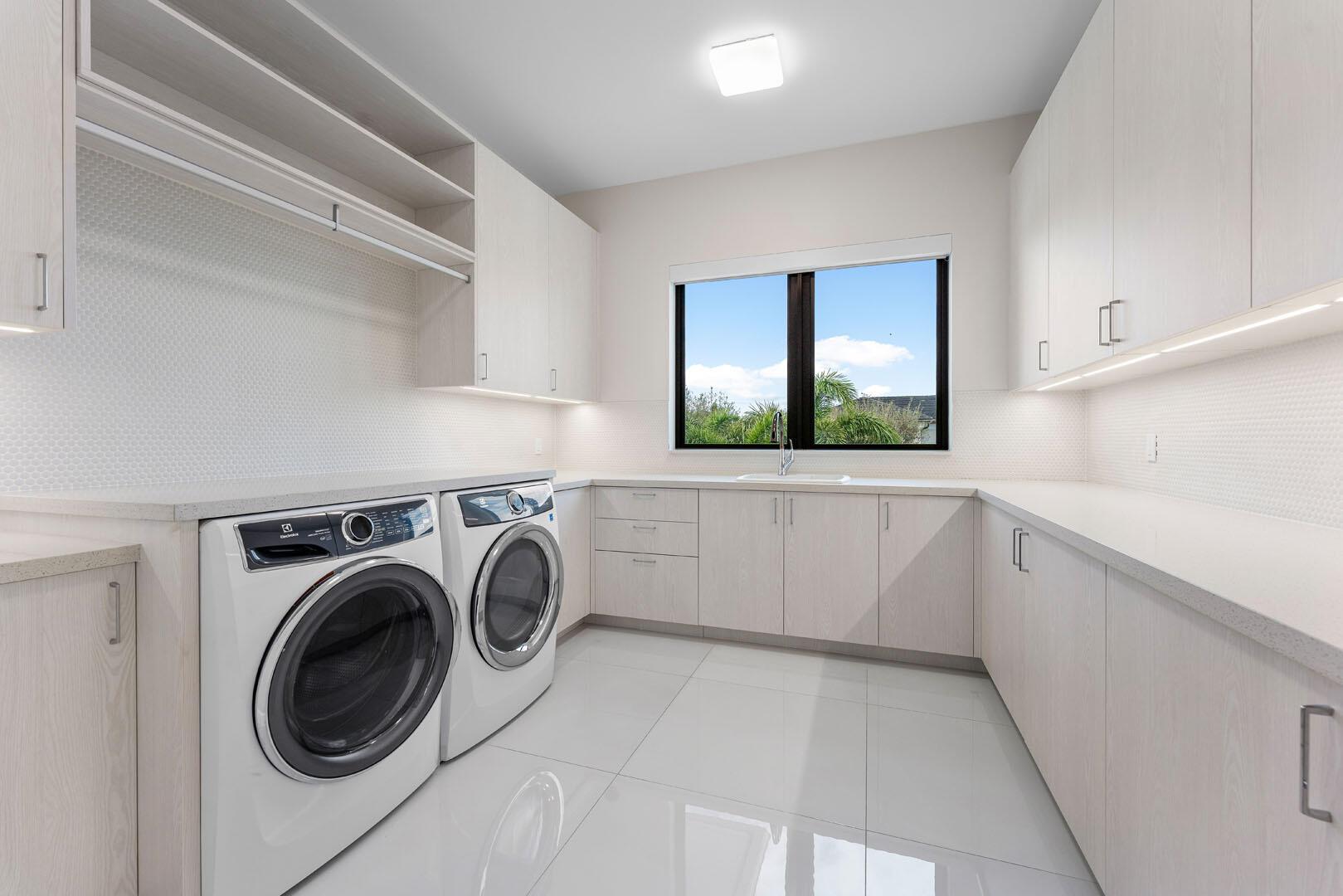 ROYAL PALM YACHT & COUNTR - Residential