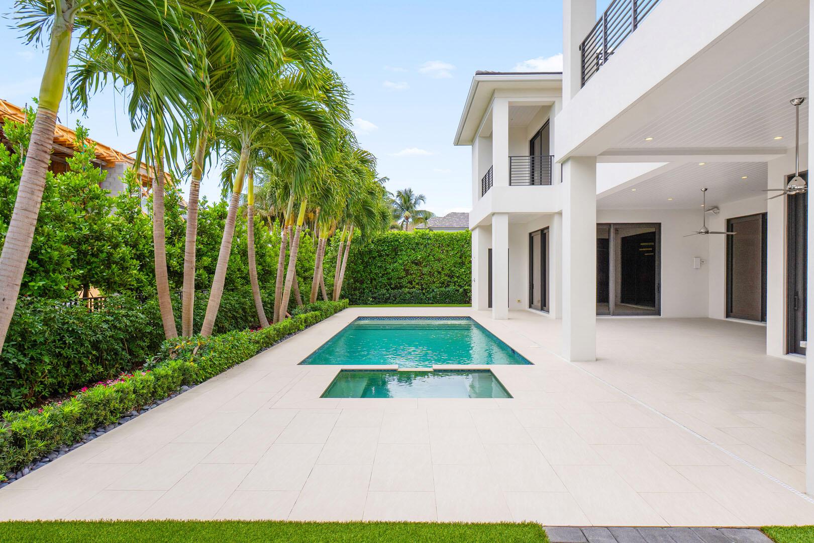 ROYAL PALM YACHT & COUNTR - Residential