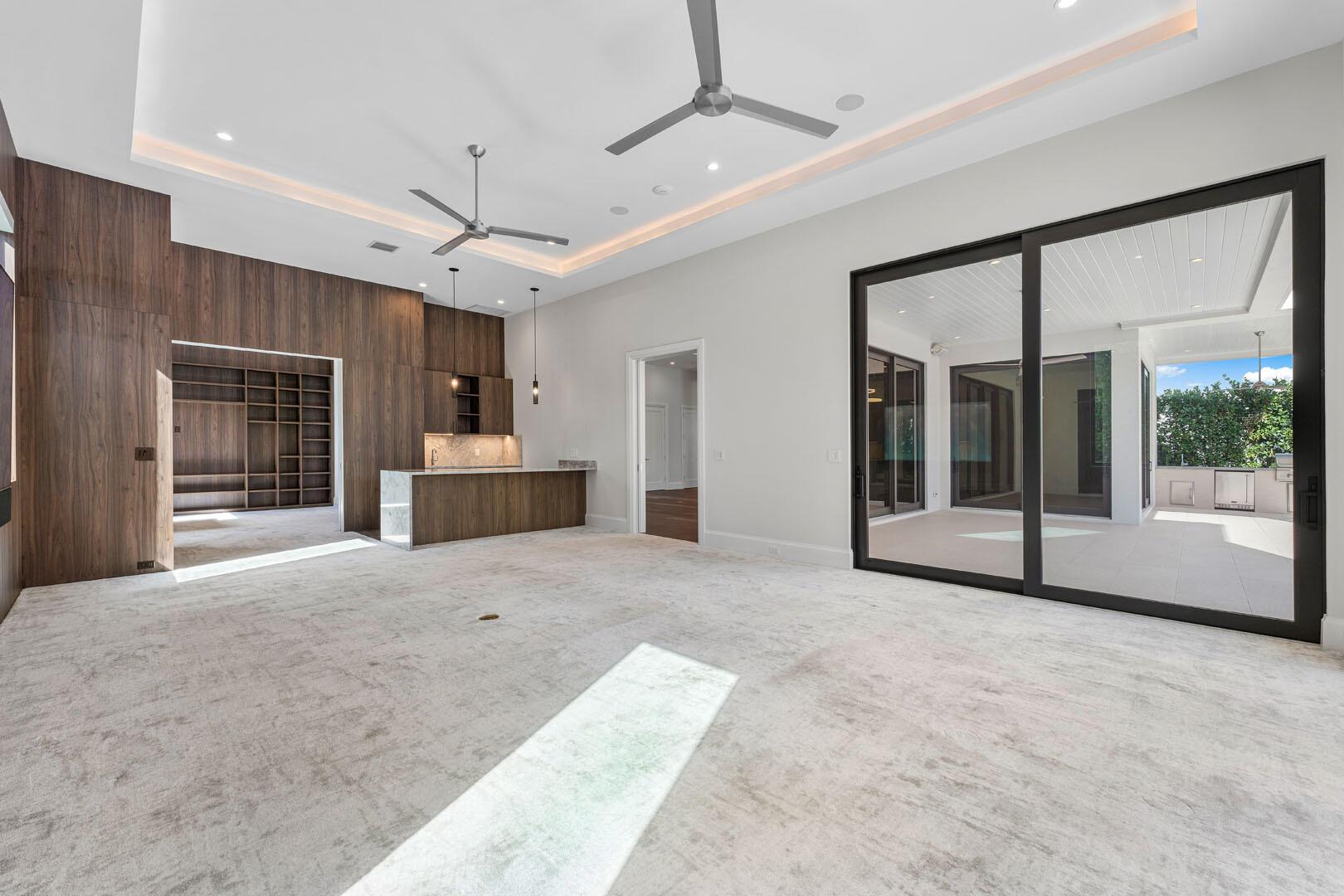 ROYAL PALM YACHT & COUNTR - Residential