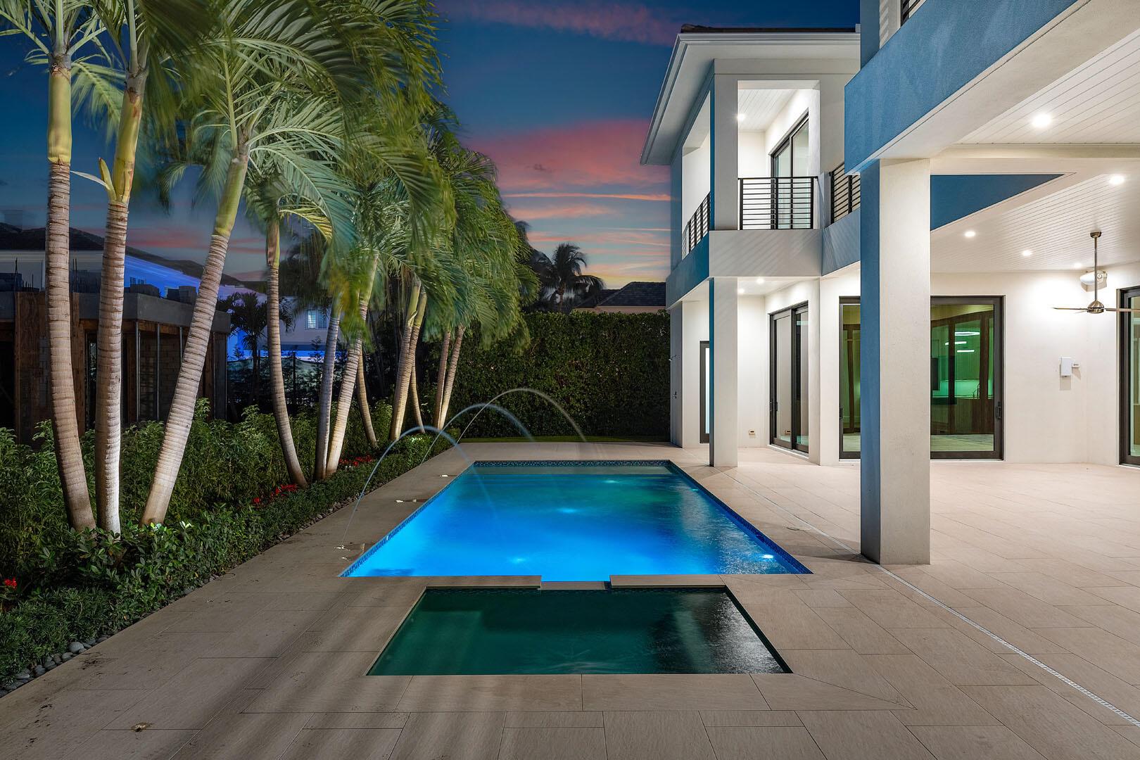 ROYAL PALM YACHT & COUNTR - Residential