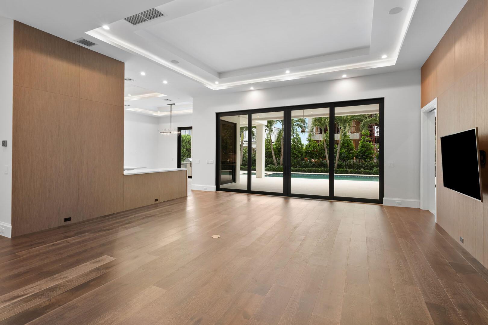 ROYAL PALM YACHT & COUNTR - Residential