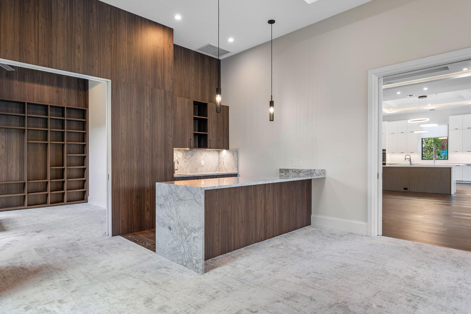 ROYAL PALM YACHT & COUNTR - Residential