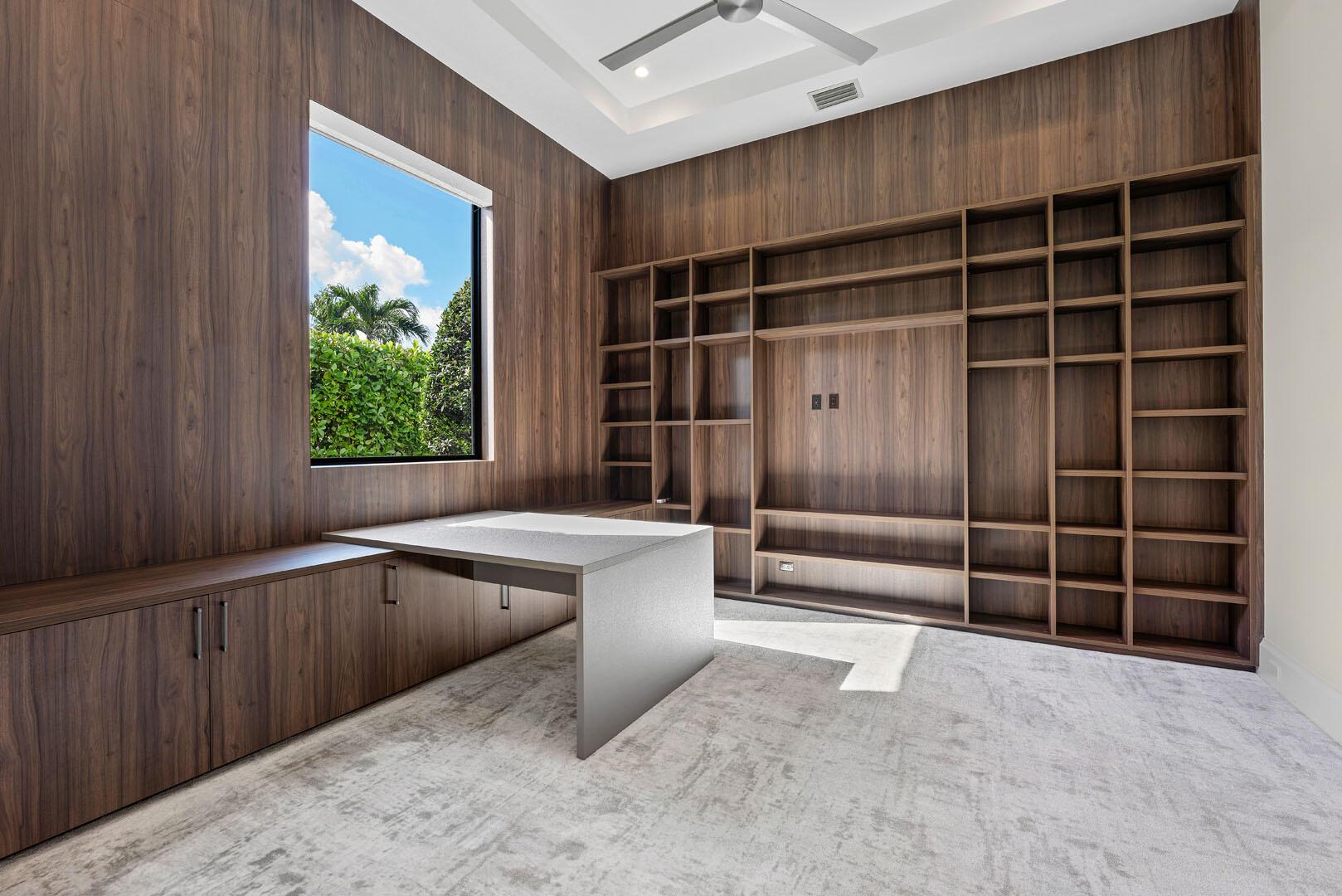 ROYAL PALM YACHT & COUNTR - Residential