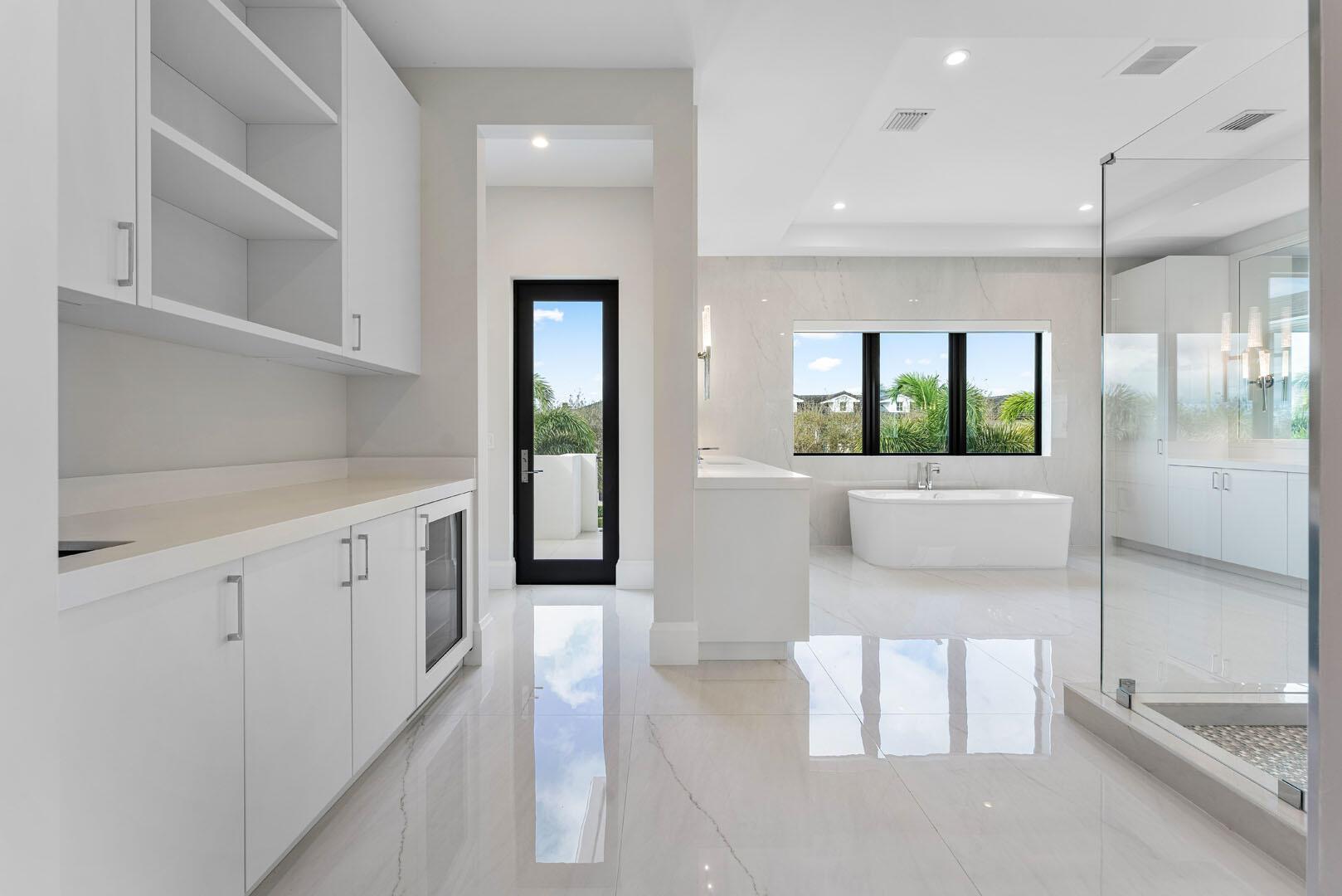 ROYAL PALM YACHT & COUNTR - Residential