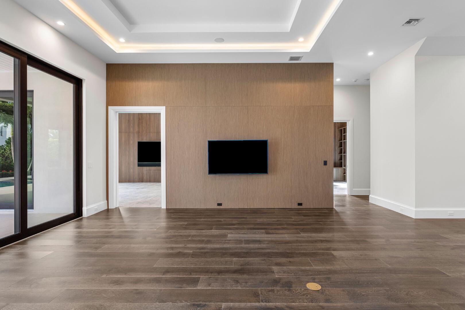 ROYAL PALM YACHT & COUNTR - Residential