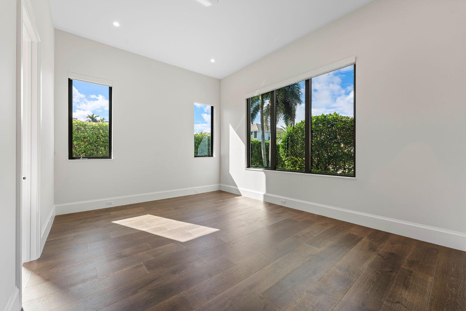 ROYAL PALM YACHT & COUNTR - Residential