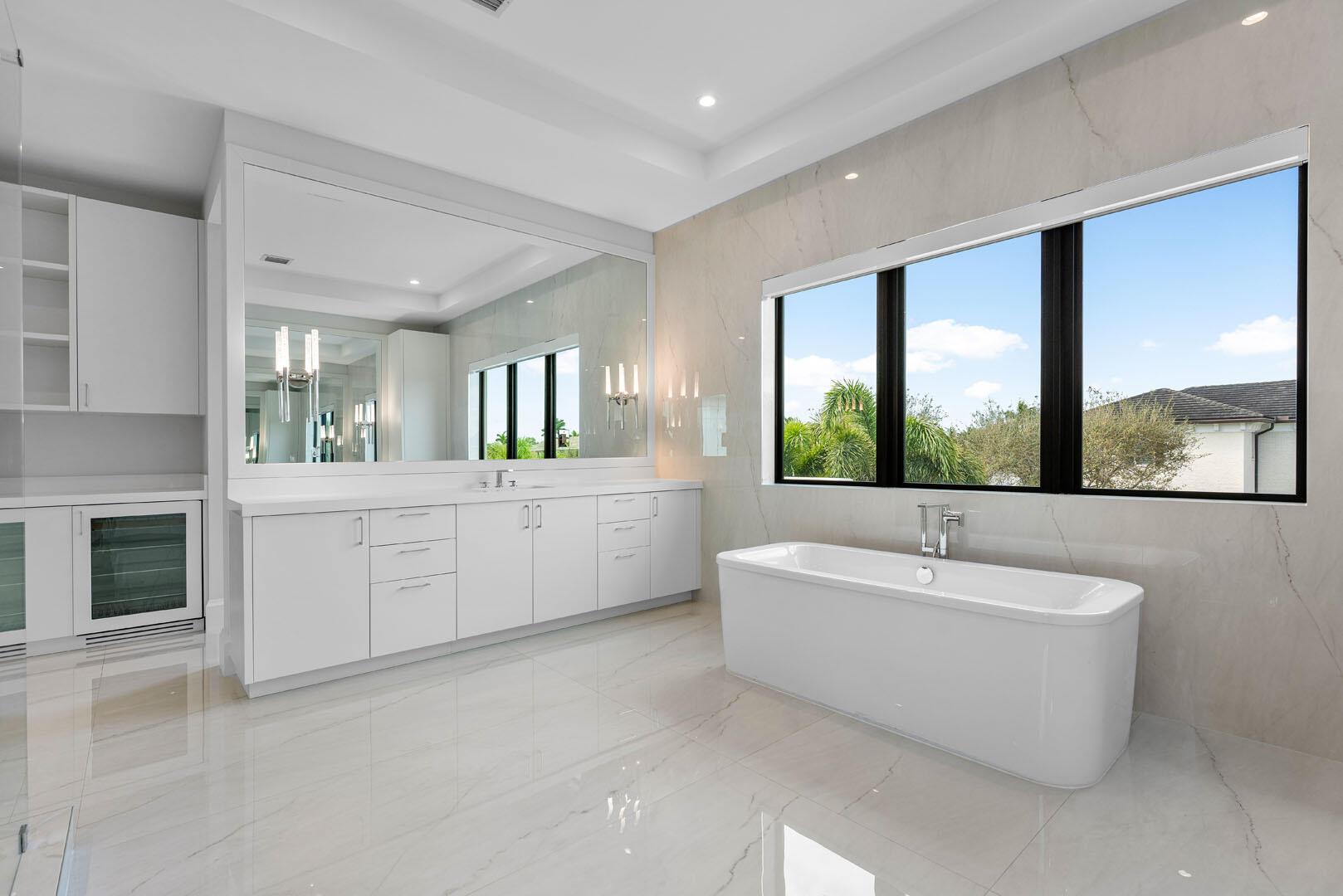 ROYAL PALM YACHT & COUNTR - Residential