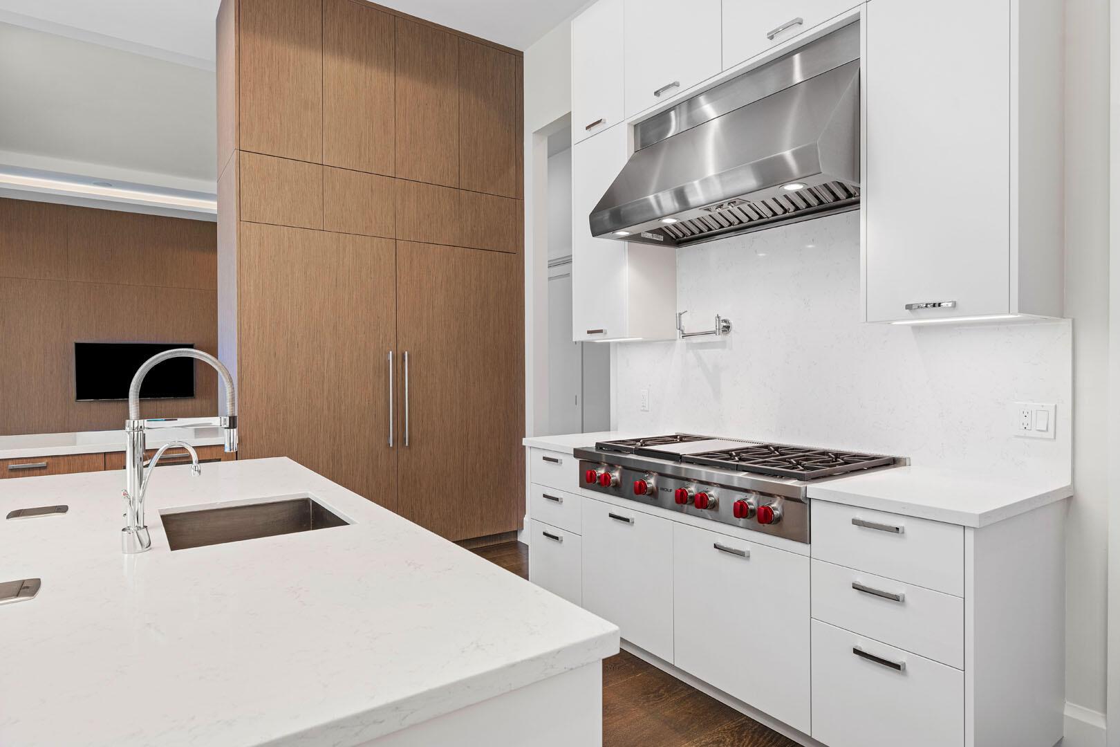 ROYAL PALM YACHT & COUNTR - Residential