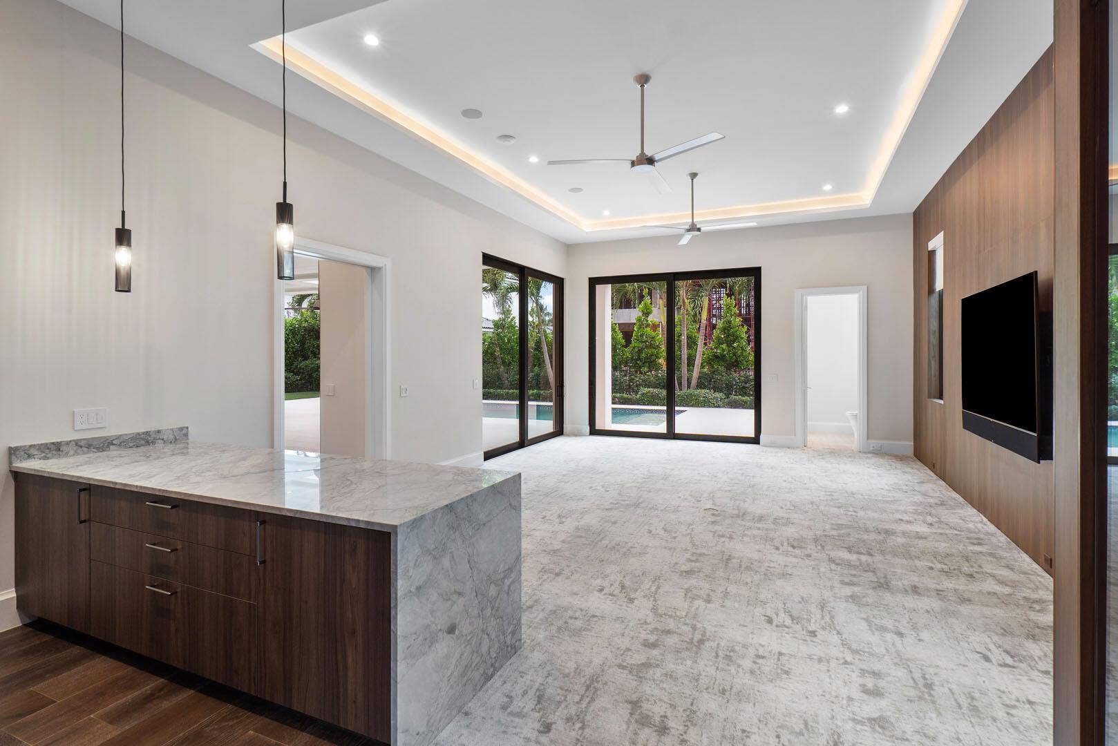 ROYAL PALM YACHT & COUNTR - Residential