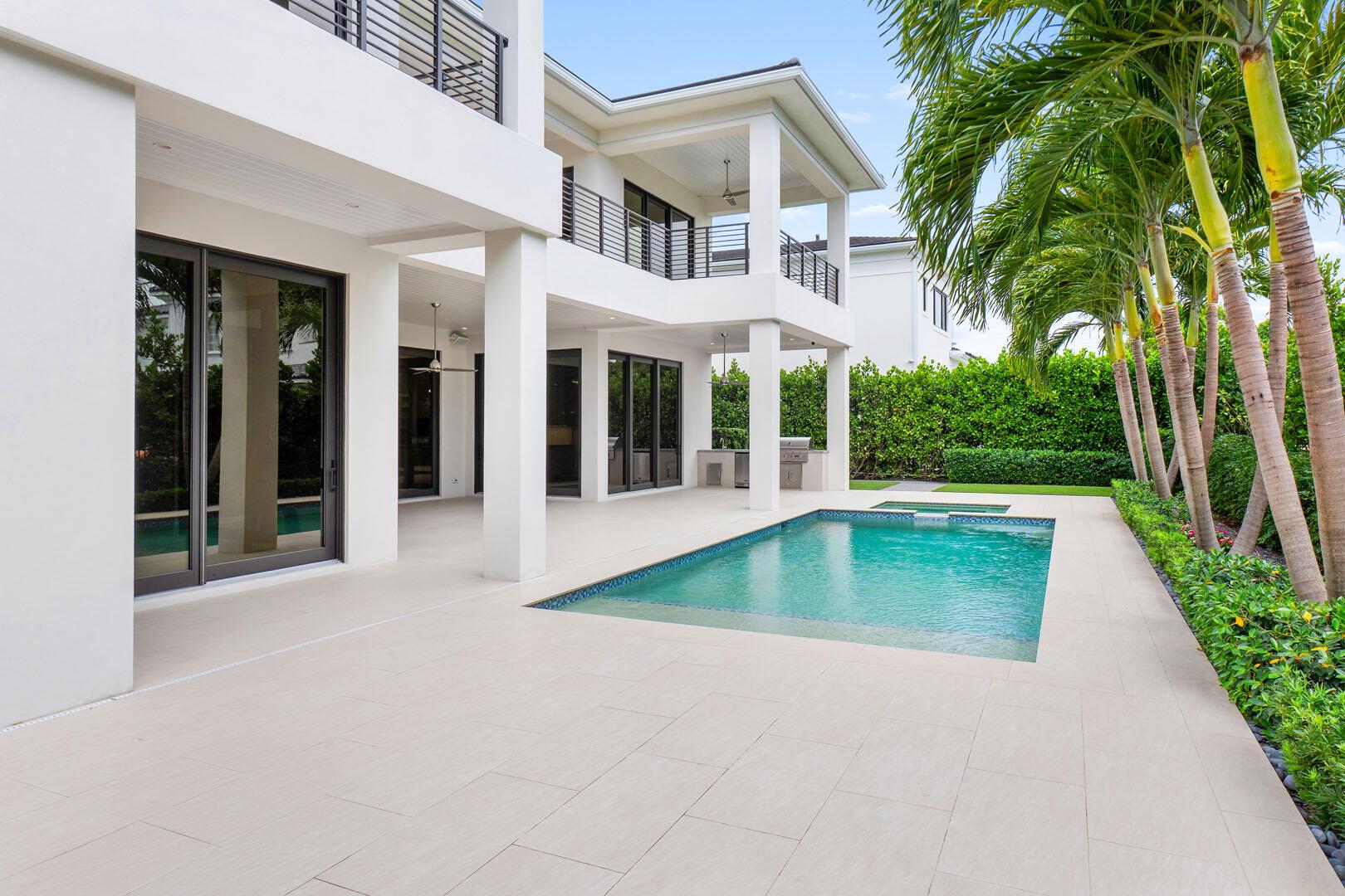 ROYAL PALM YACHT & COUNTR - Residential