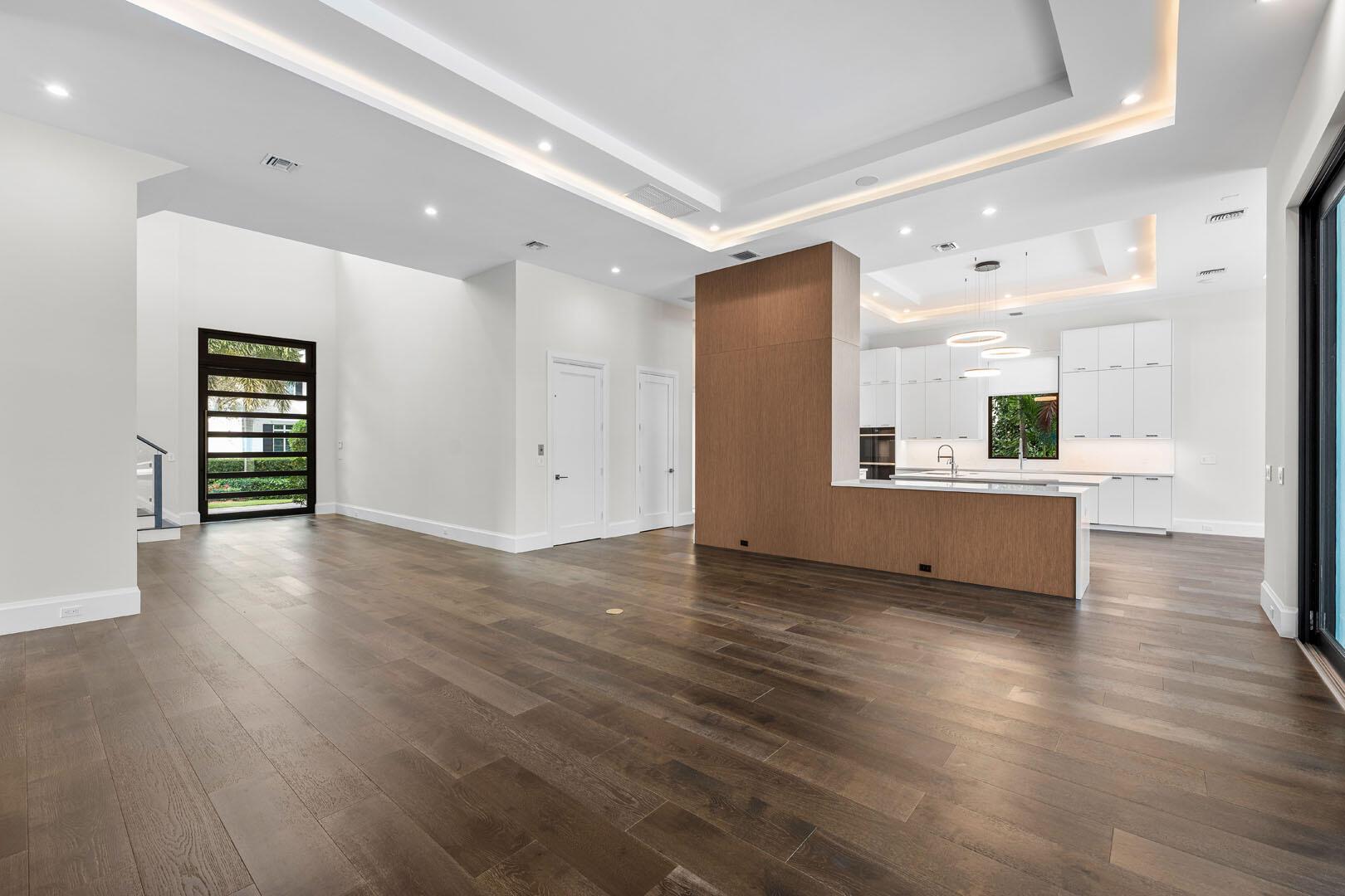 ROYAL PALM YACHT & COUNTR - Residential