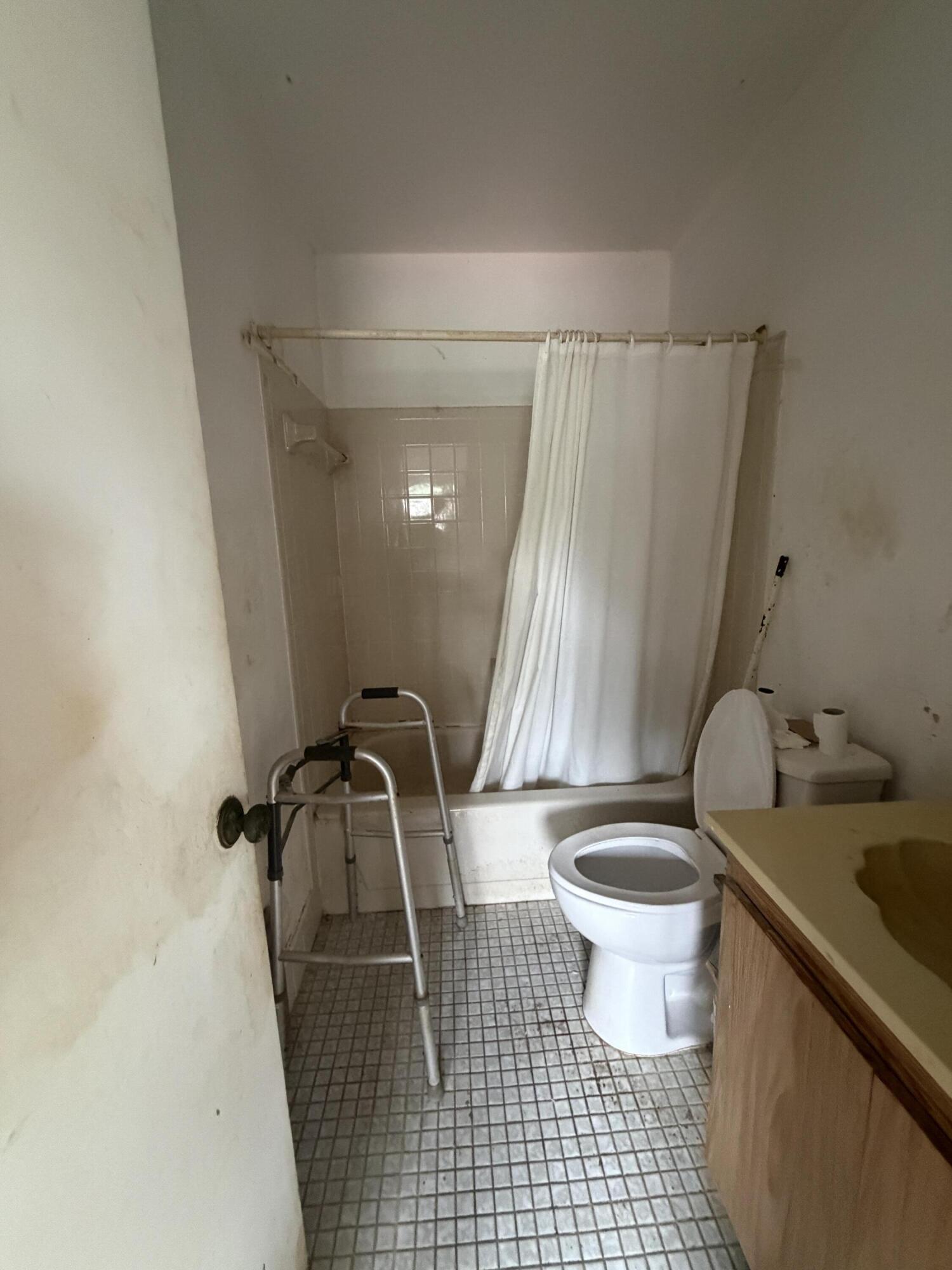 WHISPER WALK / GREENLEAF - Residential