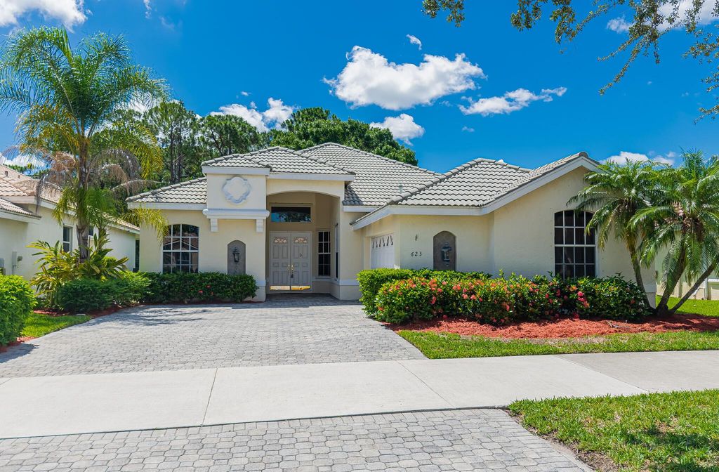 Photo of 623 SW Lake Charles Circle, Port St Lucie, FL 34986 (MLS # R10995065)
