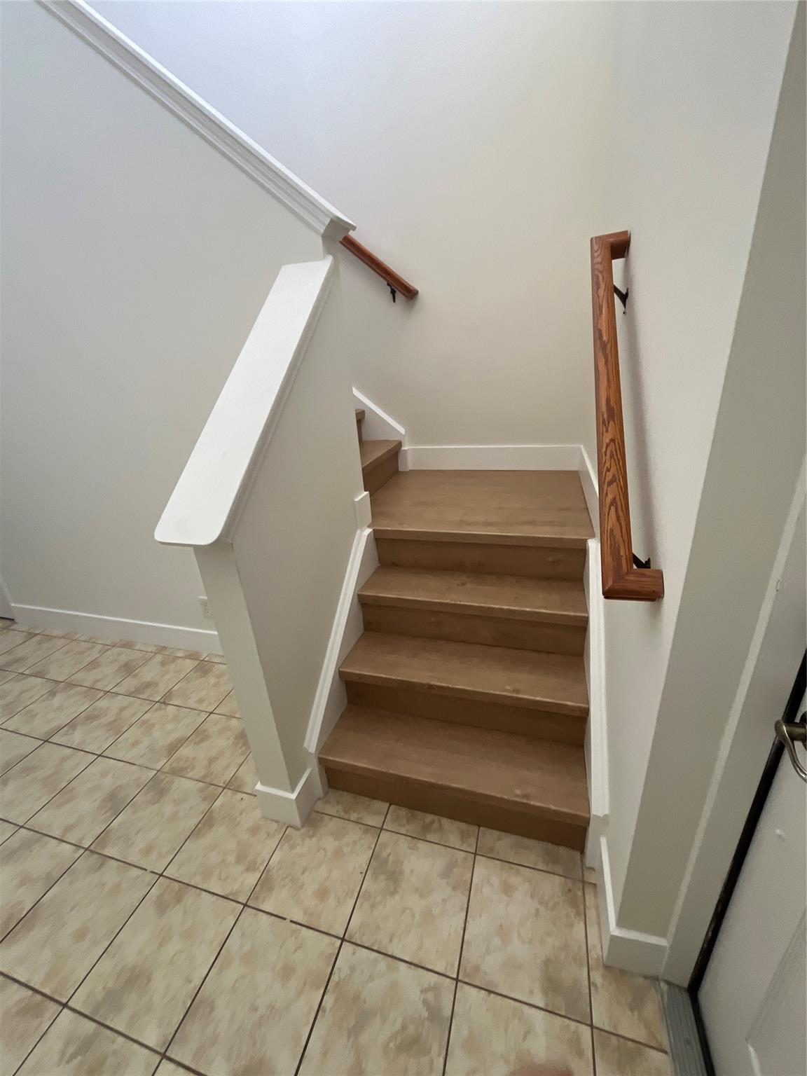 Cambridge Twnhms - Residential Lease