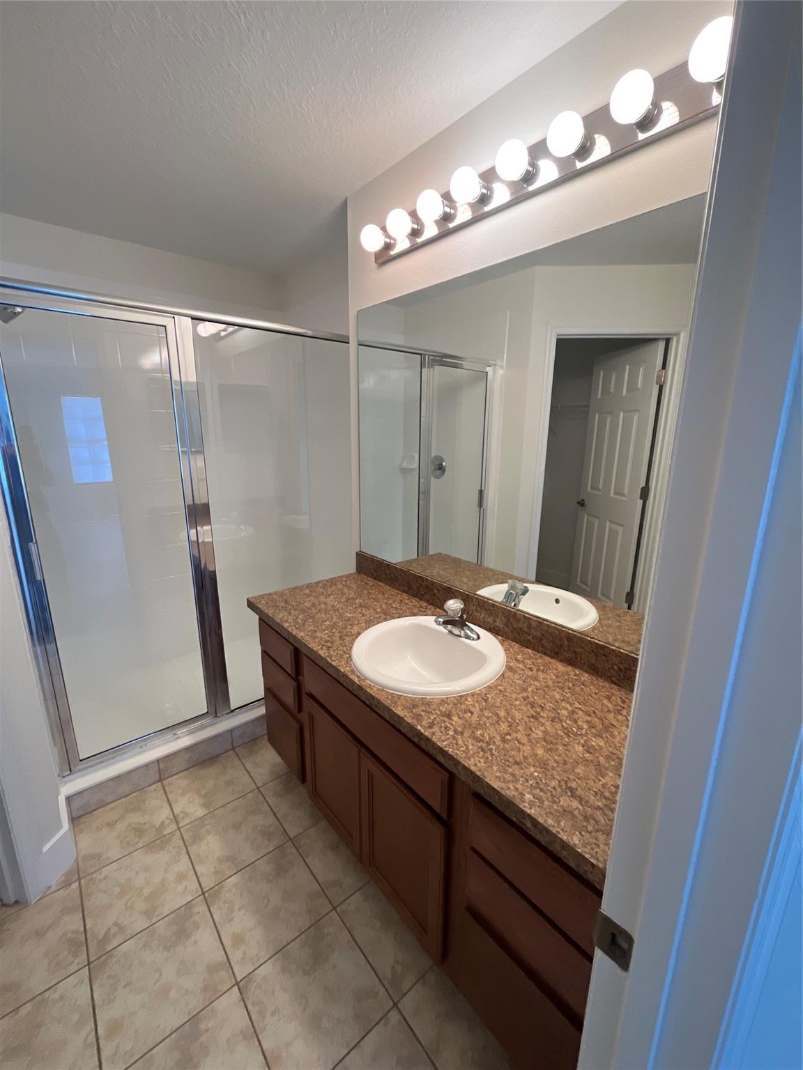 Cambridge Twnhms - Residential Lease