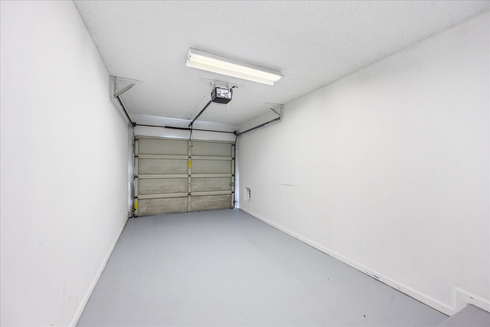 SHORES AT WELLINGTON II CONDO - Residential Lease