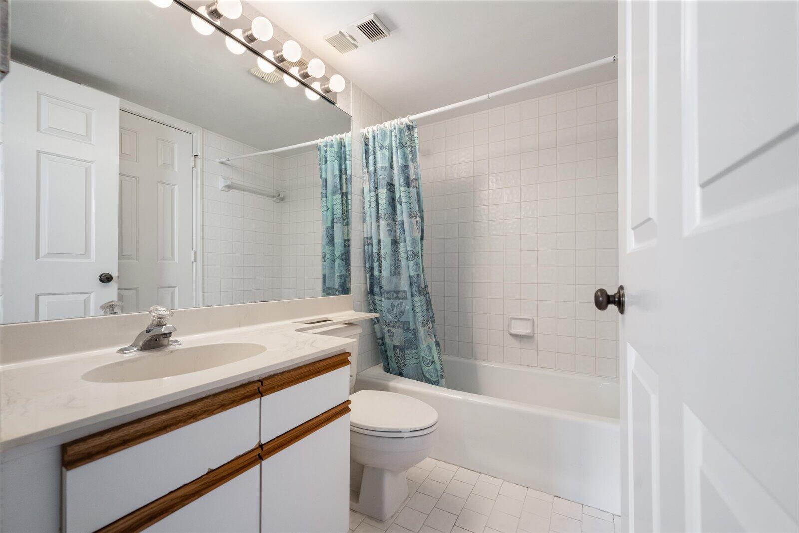 SHORES AT WELLINGTON II CONDO - Residential Lease