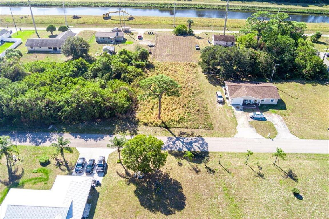 PARADISE PARK - Land