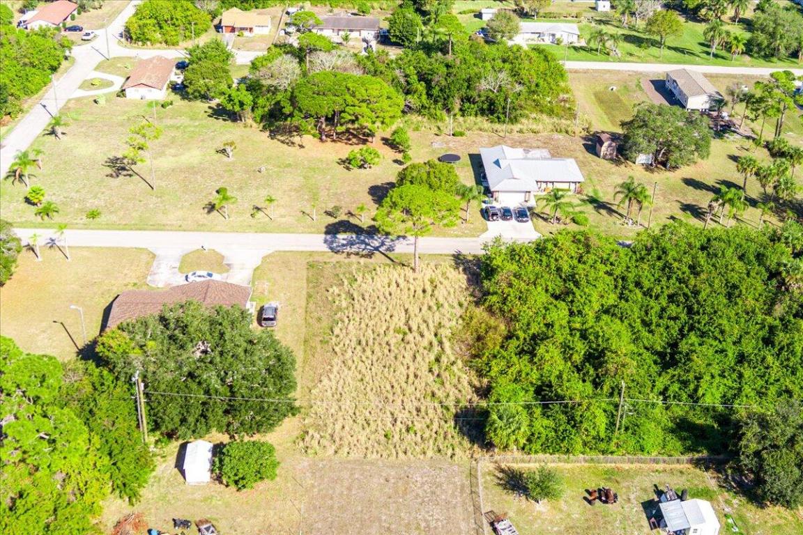 PARADISE PARK - Land