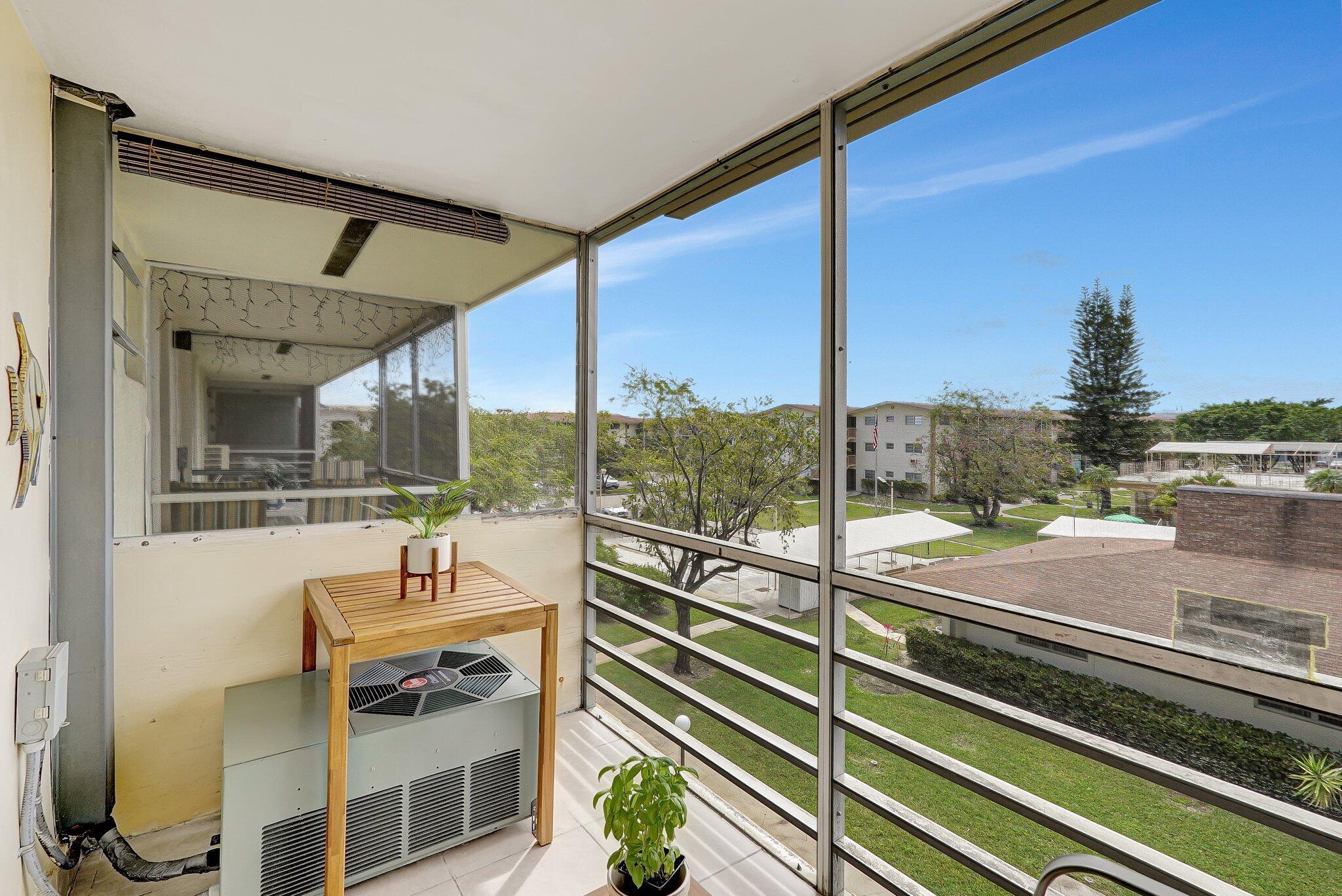 MAR-LEN GARDENS NO 12 COR - Residential
